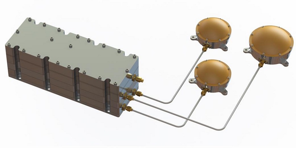  Het instrument LaRa bestaat uit drie antennes (rechts) en een elektronicabox (links) die onderling verbonden zijn. De twee kleine antennes worden gebruikt om radiosignalen van Mars naar de Aarde te zenden, de grootste antenne ontvangt radiosignalen van de Aarde.