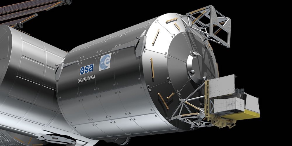 Het ASIM-instrument aan de buitenkant van de Columbus module. 