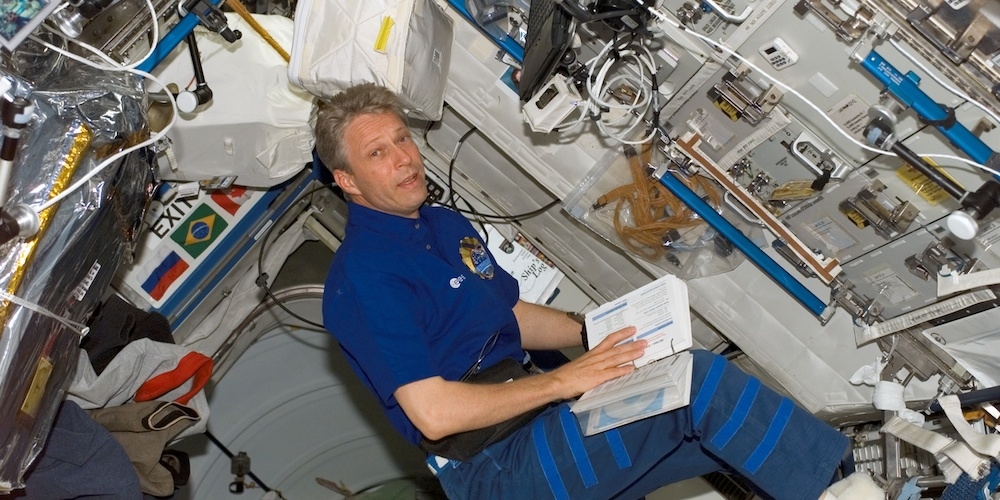De Duitse ruimtevaarder Thomas Reiter aan boord van het ISS