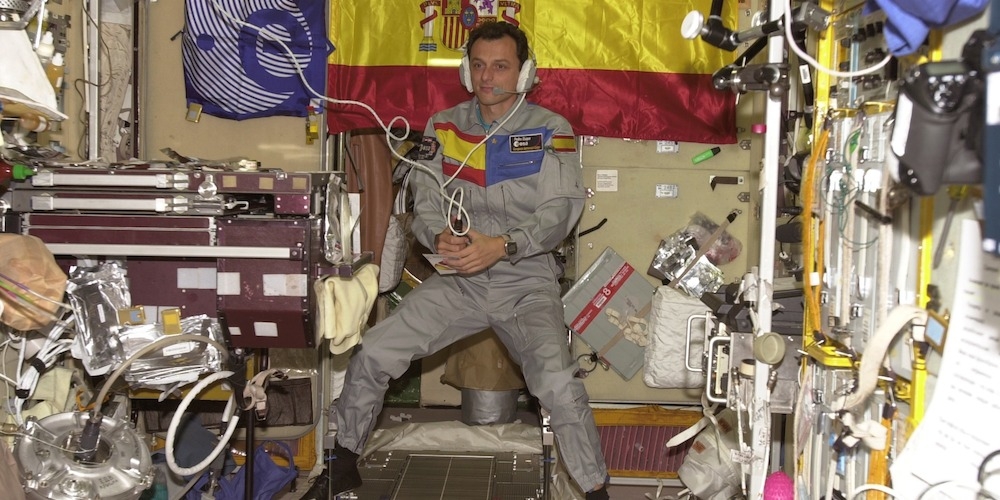 De Spaanse ruimtevaarder Pedro Duque aan boord van het ISS