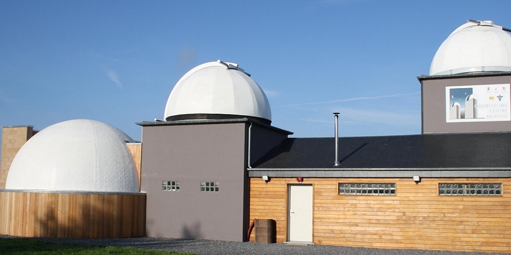 De grote waarneemkoepels van het Observatoire Centre Ardenne