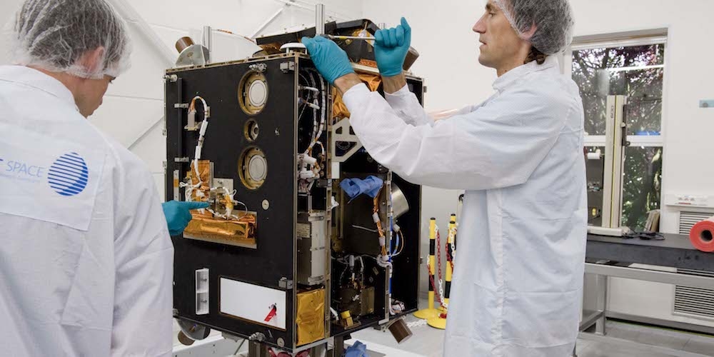 De PROBA 1 satelliet wordt klaargemaakt voor zijn lancering