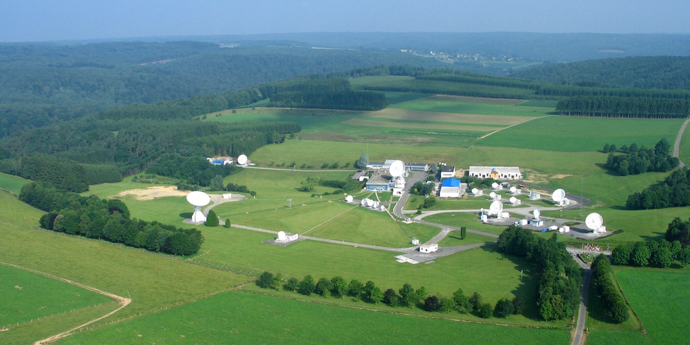 Overzicht van het ESA grondstation nabij het Waalse dorpje Redu