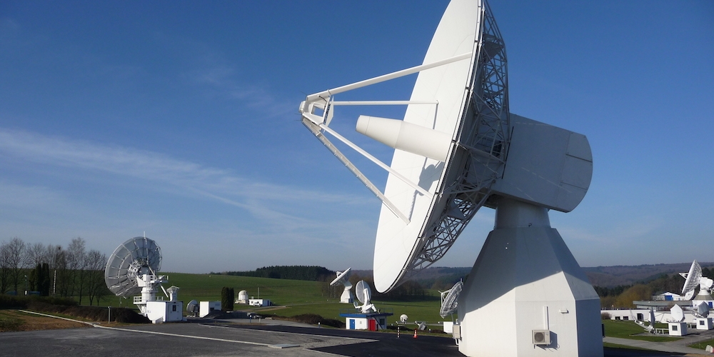 De L-band antenne van het ESA volgstation in Redu