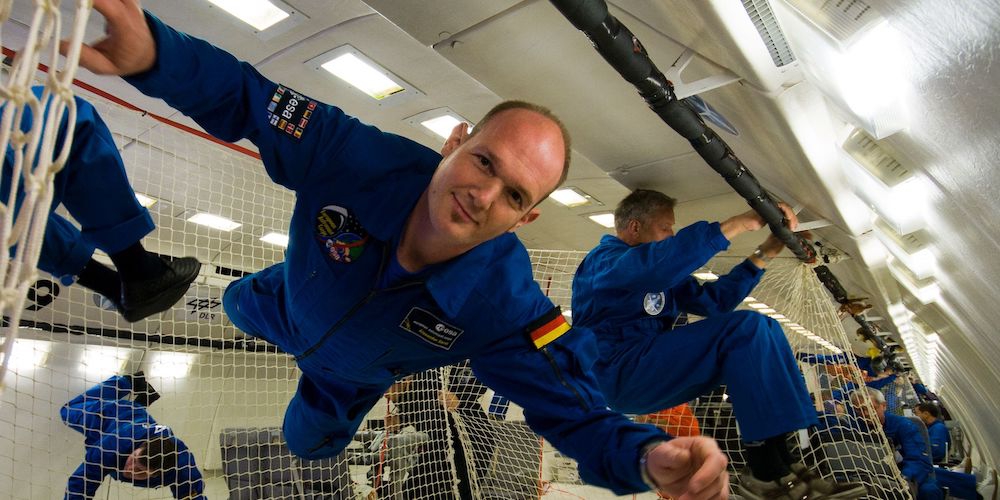 De Duitse ruimtevaarder Alexander Gerst aan boord van een Zero-G vlucht.